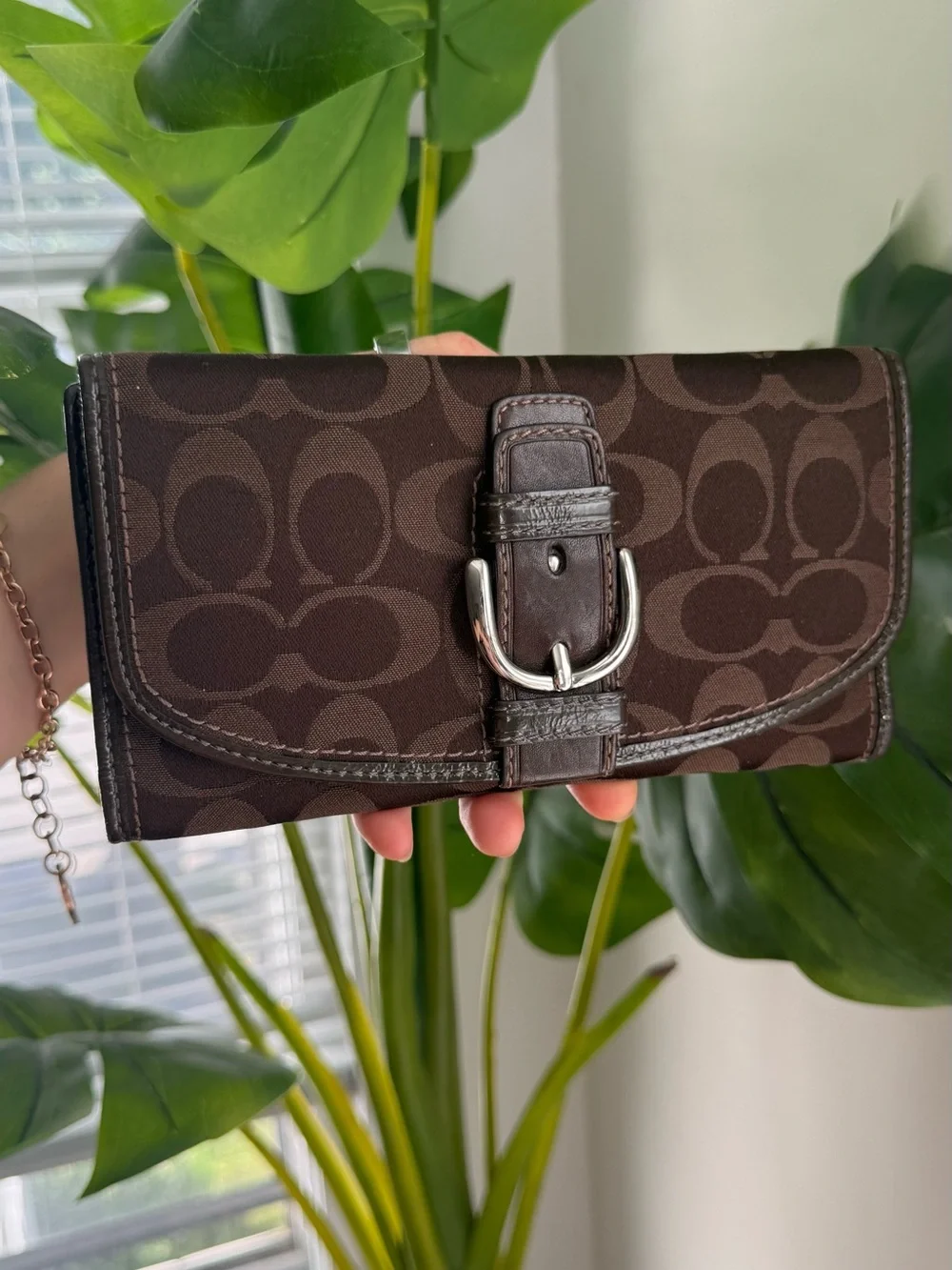 Vintage Coach Soho Signature Chocolate Brown Y2K Envelope Tri Fold Wallet EUC
